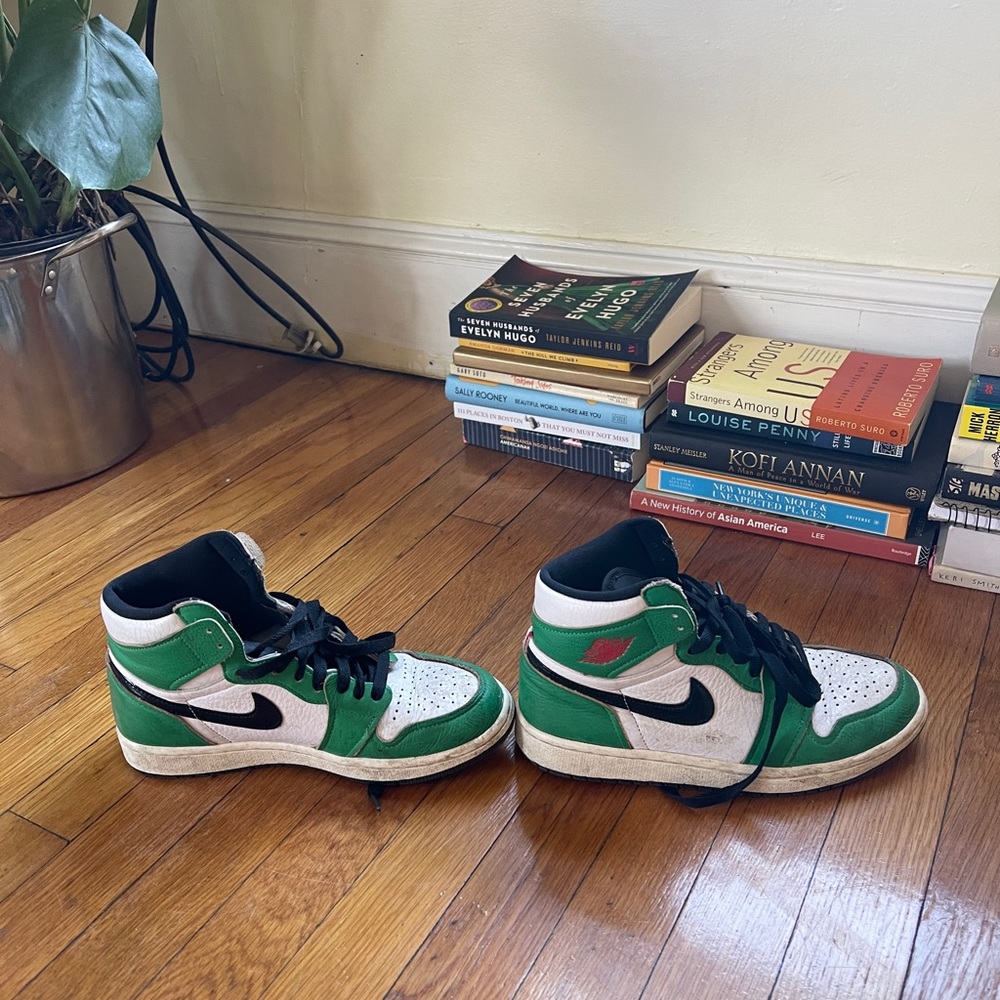 Air Jordan’s lucky green color size 7.5 women’s